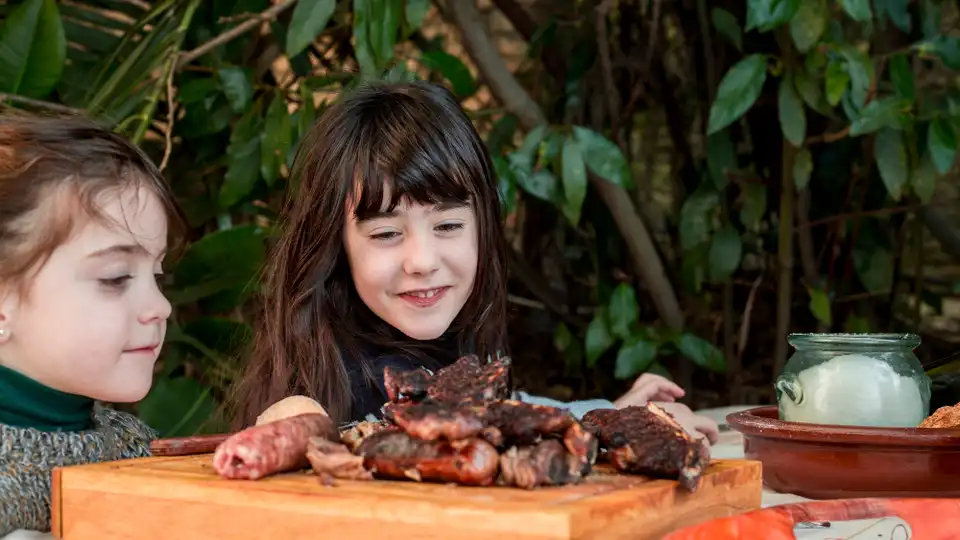 Détectives de la viande: les enfants dévoilent ce qui vient vraiment au plat