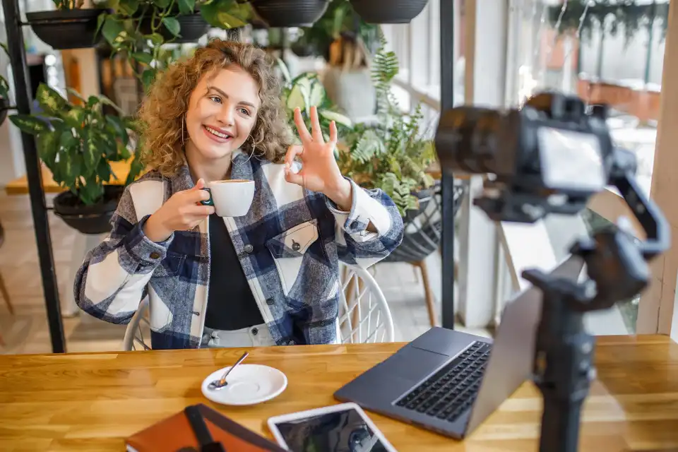 Des adeptes aux consommateurs : l'impact des influenceurs sur les aliments